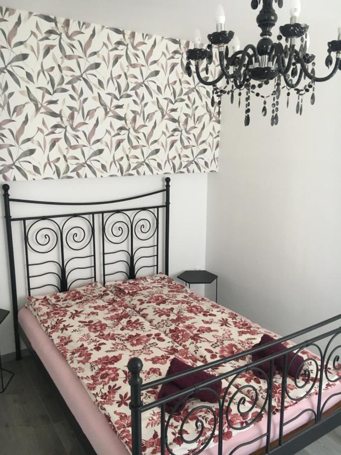 Apartman Mercedes Szeged Esterno foto